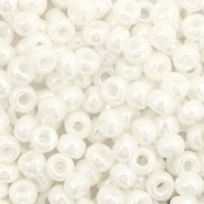 Miyuki seed beads 6/0 - Ceylon ivory pearl 6-591